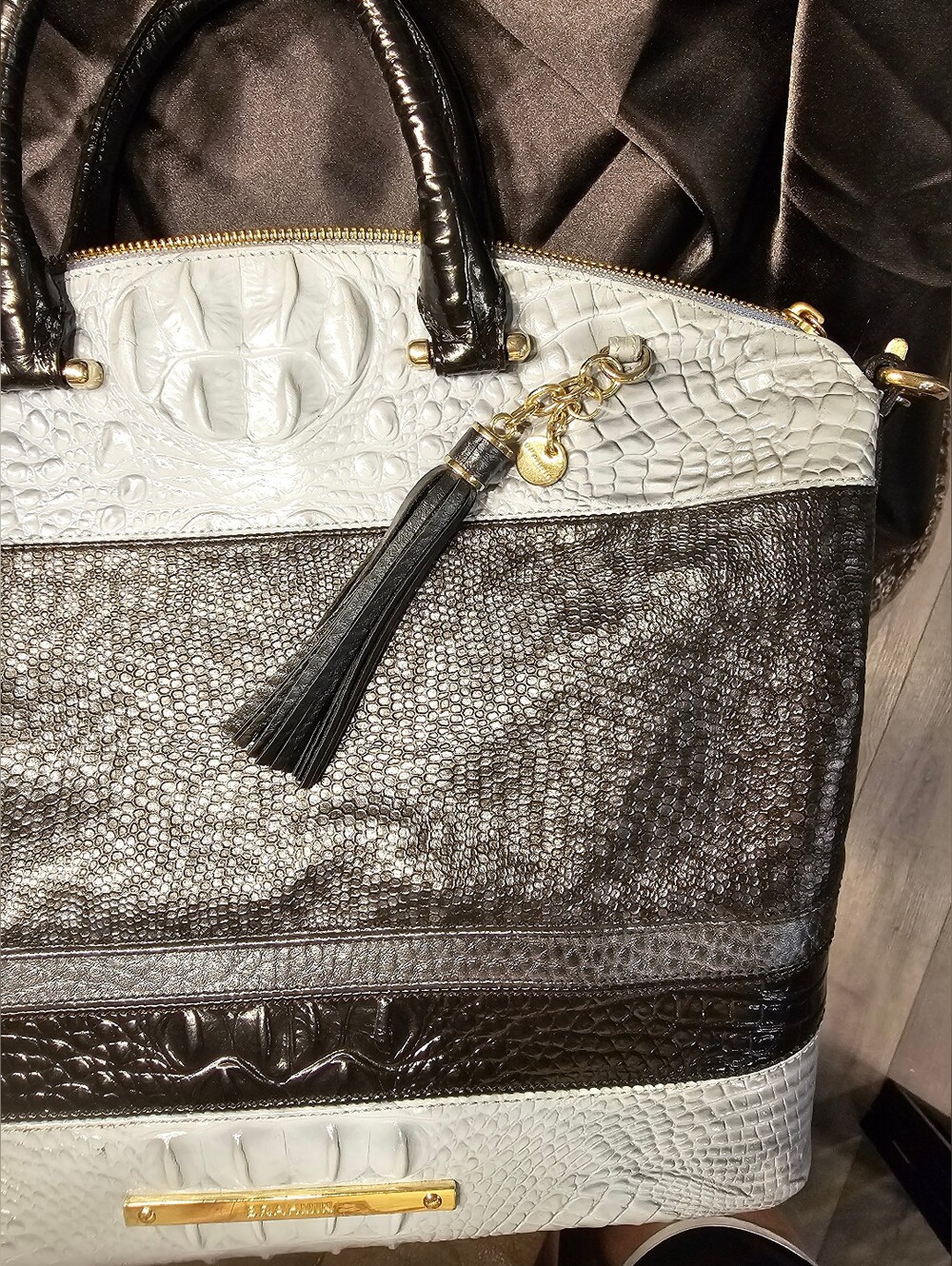 Rare Brahmin Large Duxbury Satchel | Luxe Mixed Texture Embossed Leather - Picture 9 of 11